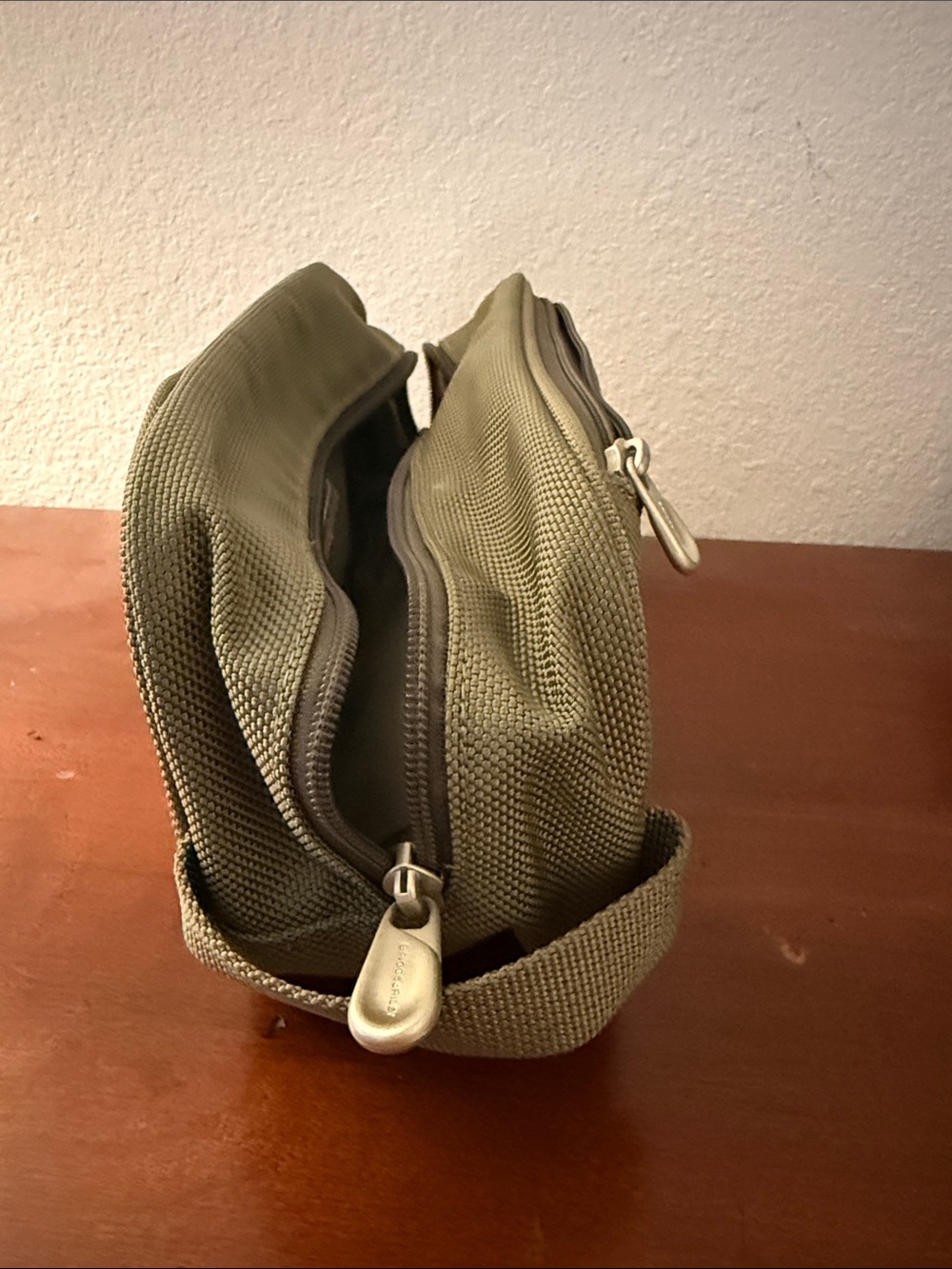 Briggs & Riley Dopp Cosmetics Kit Case - Picture 9 of 10